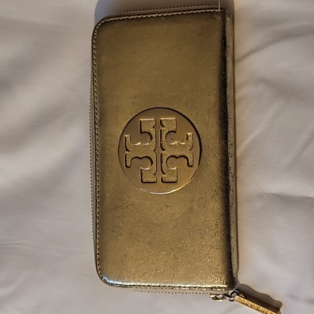 Tory Burch Zippy Wallet